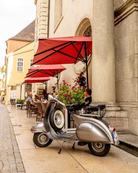 Preview: WALL Chin Chin Bar Regensburg